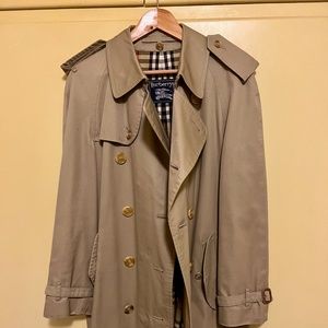 Burberry Trenchcoat - a true classic!